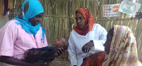 Agentes de santé ADESOL et UNFPA lors d'une consultation mobile